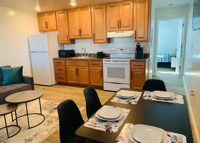 Apartment Blue Diamond Unit 2 Judlee Ave *